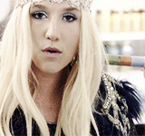 Twitter dedicated to the singer more beautiful of the world, master your voice, you're large, unique and special,I love you,Followed (15/04/13) By @keshasuxx