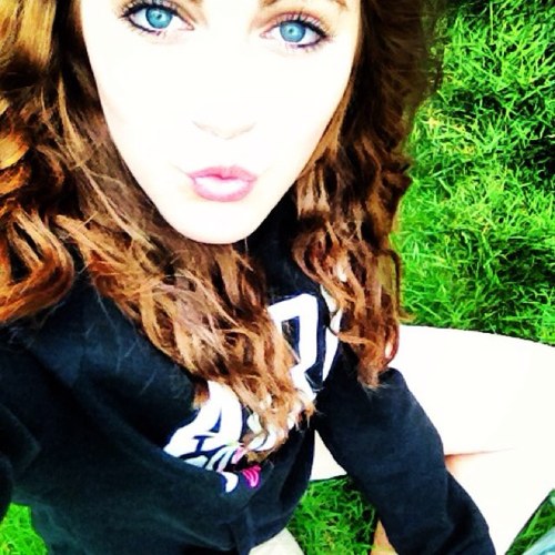 michellechizzy's profile picture. Hey! I'm Michelle! I love love LOVE to sing!! YouTube Channel: Thechizzmusic! I love to act!I love rainbows! ❤