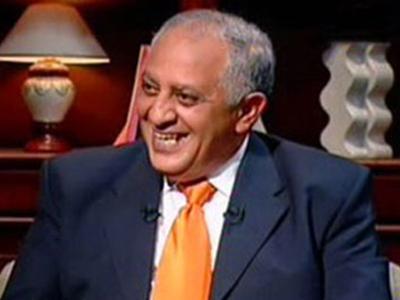 مصري - مسلم - كاتب صحفي وناقد رياضى بجريدة الشروق الجديد