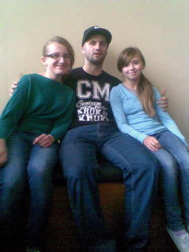 Mam 12 lat ;) jestem z tuligłów :) lubie 1D