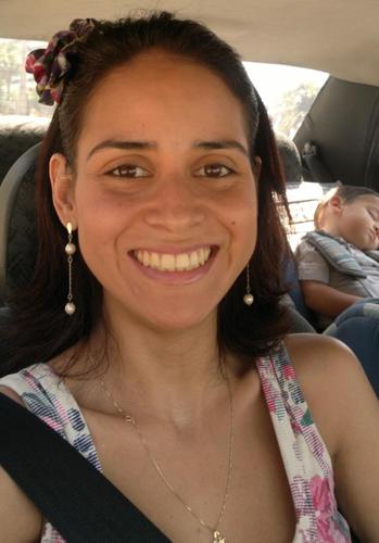 Sou gente e amo gente! Gosto do toque do cheiro e da cor. Gosto da vida e vivo-a intensamente. Amo viver!