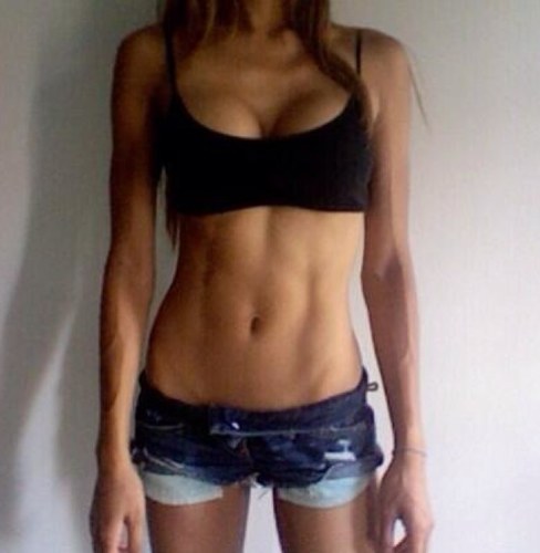 Made this account to stay motivated, not trying to lose weight, just trying to be tan, toned, and tiny. I follow back #fitfam