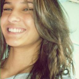 Modelo Fotográfica e Passarela. 18 anos. 
Não cruze os braços,diante de uma dificuldade, pois o maior homem do mundo morreu de braços abertos !  ( Bob Marley )