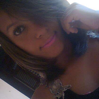 Não sou a garota mais certinha &&' nem a totalmente descontrolada. Não busco ser perfeita , mas sim ser eu mesma , não finjo ser quem não sou pra agradar. (y'