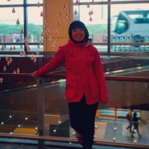 zefrata's profile picture. would you run and never look back???