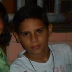 vida:jogar bola,estudar,fazer doidisse e dormir kkkk só....