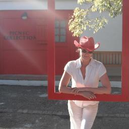 laura_twiggs's profile picture. Writer. Editor. Content specialist. Cross-platform narrative analyst, creative, and consultant.