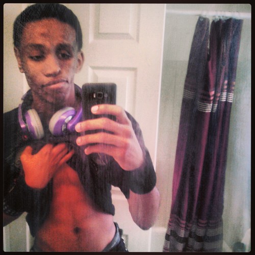 Up and coming guitarist check out my cover channel   http://t.co/7b5EmovPYO
 #team idgaf