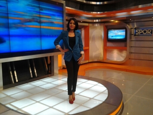 Presenter Sportzone senin-jumat 23.00 & Host Ngobrol Pagi B Channel