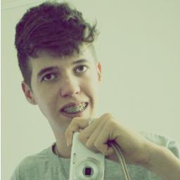 Então não vem ao caso, falar que eu te critico, só defendo o meu legado e pronuncio o meu estilo (8'