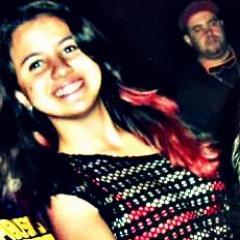 Ideal seria que todas as pessoas soubessem amar, o tanto que sabem fingir.; Bob Marley