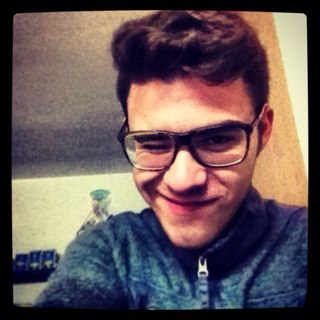 maims90's profile picture. 