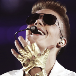 I ♥ Justin . When he smiles I smile :) He's everything to me. #Believe #NeverSayNever
Poland