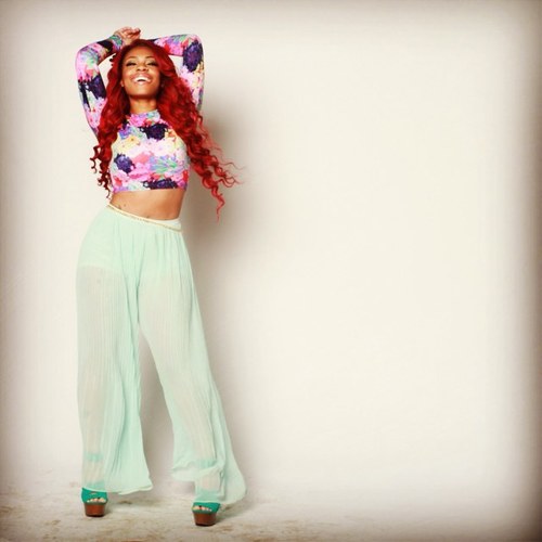 Taryn_fromBliss's profile picture. HEY! Im Taryn 1/3 of singing group BLISS @officialBLISS : For Booking- email OfficialBLISS@gmail.com Lipstick Music Baby MUAH