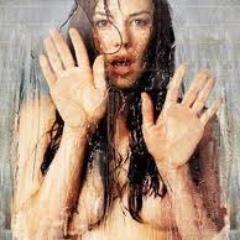 LaBellaDama_'s profile picture. Cierra tus labios y abre los míos.