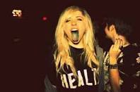 apenas follow me, beijos.