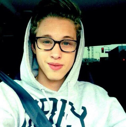 #TeamBeatty Canadian supporter of Ryan Beatty! Check out his EP Because of You on iTunes! ♡