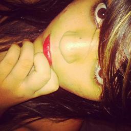 Já to avisando ROCK É MINHA VIDA POOOH *-*   Sou daquelas que nunca troca amor por amizades :3
Marrenta,Estrovertida,Legal,Paiaça' Quer saber mais ?Segue ai