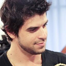 o seu sorriso, o seu olhar, o seu jeito, tudo me conquistou e isso faz com que eu te ame mais a cada dia @EduardoMeloSolo