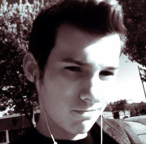 Hi im greg , Im a drummer(: , Single, i suck at love ,