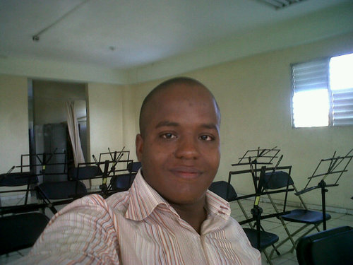 IsvanFeliz's profile picture. 