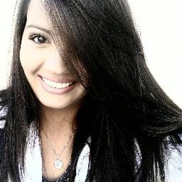Eu até poderia ser uma menina comportada, quietinha, educadinha, discreta. Mas essa coisa de padrão, nunca foi pra mim