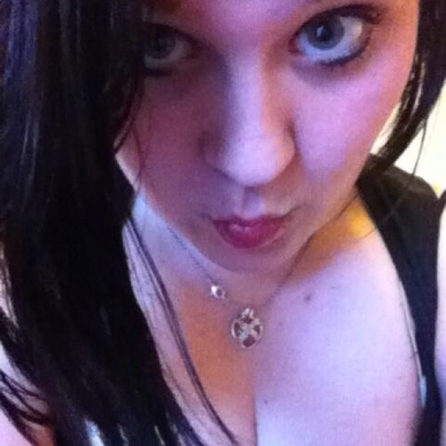 #ISupportIanWatkins #ISupportLostprophets @suemay39 is my best mate and i love her. @JockoJohnson My FAVE DRUMMER followed me 25-4-13