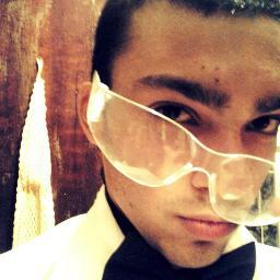 gay,louco total, feliz.