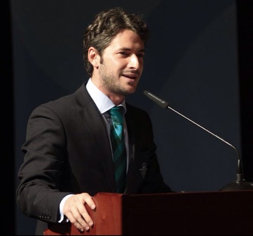 martinalberto07's profile picture. Periodista, Experto en Social Media Marketing y speaker oficial del Real Betis Balompié.