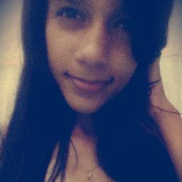 Sou simplismeente a da footo , aqqela quem aama pudiim , a meelhor da @_RuanaOliveira e da @luafelix04 , aaiaaai .. 
Add lá baaby : http://t.co/vbMyQRTZu7 ;D