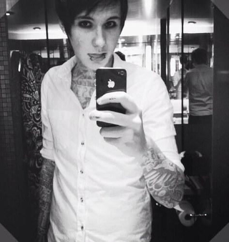 I am @punkdanhowell and diz is my tweet limit account