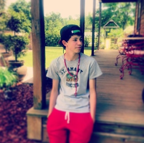 dude_its_codyy's profile picture. ~if your reading this were now dating~