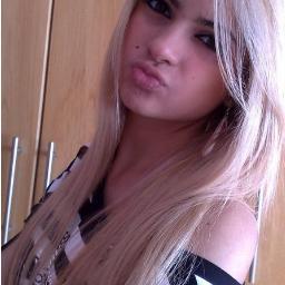 “Fale comigo sempre que você estiver triste, mesmo que eu não consiga lhe trazer a felicidade, eu lhe darei muito amor.”.