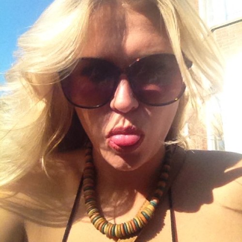 SaucySars's profile picture. writer, actor, cooker, red wine lover