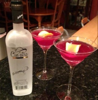 Cin'atra Gold Filtered Vodka is from Seattle based company, Cinátra Beverages. 2013 SF World Silver Medal winner from 1500+ entrants in 63 countries.