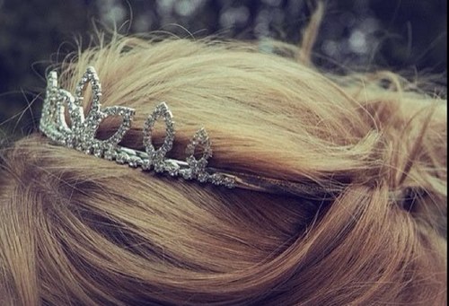 I'm a brat. This is my diary.♛