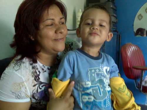 Sencilla, Impulsiva, Trabajadora, Emprendedora, Docente de Profesión, Manicurista de oficio, Chavista