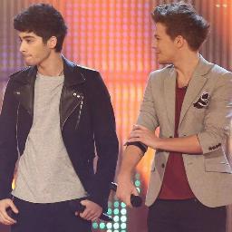 I love 1D Zayn Malik, Louis Tomlinson, Harry Styles, Niall Horan and Liam Payne. Going to meet 1D on August 6, 2013 Staples Center, Yay!
#ProudDirectioner.