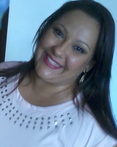 As vezes menina, as vezes mulher..aquela que fica boba e fica braba.. aquela que as vezes agrada e as vezes desagrada!