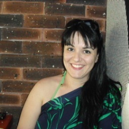 Consultora de vendas, na area de mobiliario comercial, empresarial, industrial e alojamentos.
Estudante  de Direito /Unisal - Americana