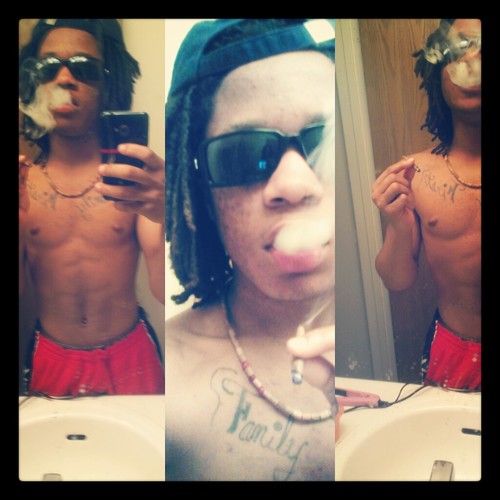 Young Nigga , Tatted , Tryna Make It Out , Brentnell Ave #WG4L