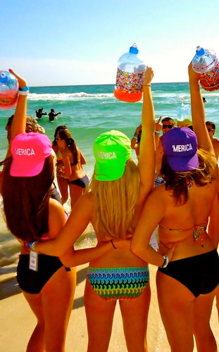 3 brunette college bitches tweeting about our crazy, wonderful lives. ;) #College #FollowBack #Brunette A, T & V ❤