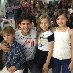 Perfil fake pra ajudar o casal..