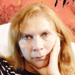 Artista Plástico Docente. Nacida en Margarita el 12 de octubre de 1947. Residenciada en Maracaibo y sin planes de irse.