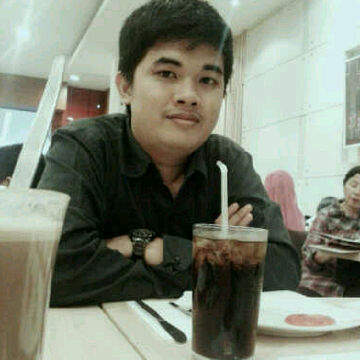 8 september 1991 student at Universitas Riau International Relations16-s18 pumper still far away from good.. :)