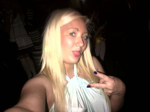 outgoing, fun, a party starter :), I have 2 beautiful daughters called Kandice & Kara luv being a yummy mummy