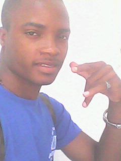 Eu, Elias Guerra só um estudande e trabalhador ao mersmo tempo bom homem e característico de 22 anos de idade sou um solteiro com nº de contacto: +244927614214