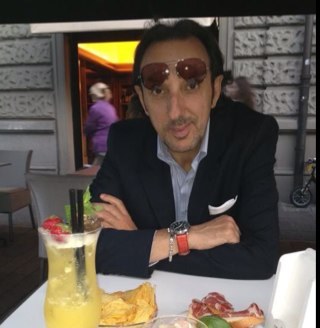 BonisLuigi's profile picture. Mi occupo di consulenza aziendale & Marketing. da sempre tifoso della Magica Roma e della rossa Ferrari.