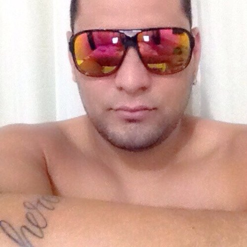 Jornalista, Radialista e apresentador de TV. Um cara que luta por seu sonhos e objetivos! Prazer Aécio Macchi ou simplesmente Macchitu !!!!