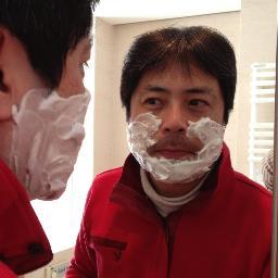 ご飯やトイレの間に体重計測定する猫専用体重計「元気でニャー」を開発販売しています。保護猫の黒猫モフモフ、臆病スーちゃんの体調管理が趣味。  夏はオープンカーで富士山裾野で避暑暮らし。 Arduino、Raspberry pi、3Dプリンタ、CNC、レーザーカッターで変なもの色々作ってます
